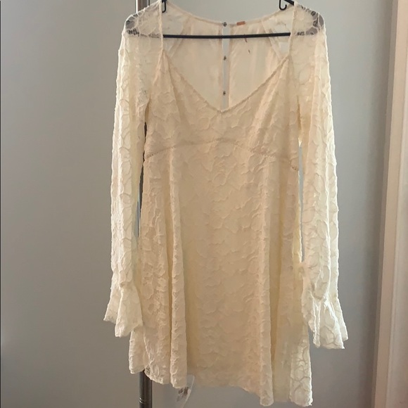Free People Dresses & Skirts - Free People White Lace dress Medium w/ Bell Sleeves, Sweatheart Neck